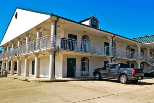 Americana Inn - Henderson - Queen Room - Non-Smoking