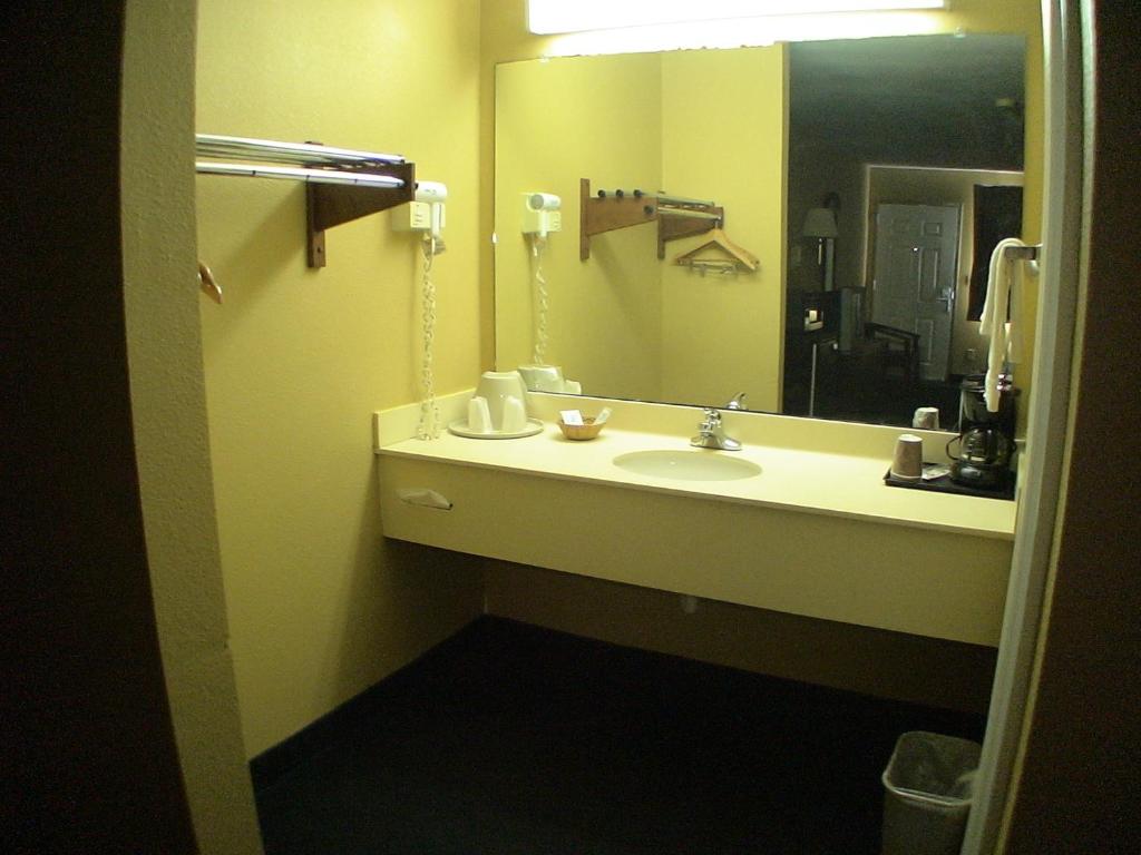 La Grange Executive Inn and Suites - Queen Room Met Twee Queensize Bedden