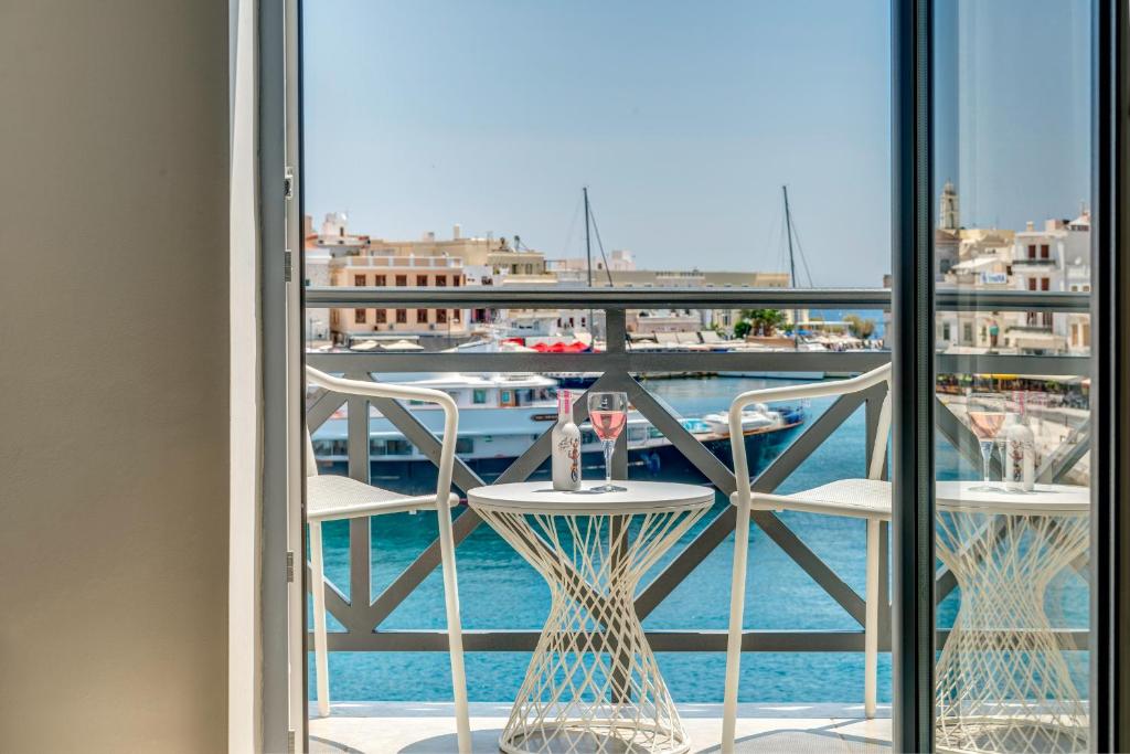 Balkón nebo terasa v ubytování Naves Suites