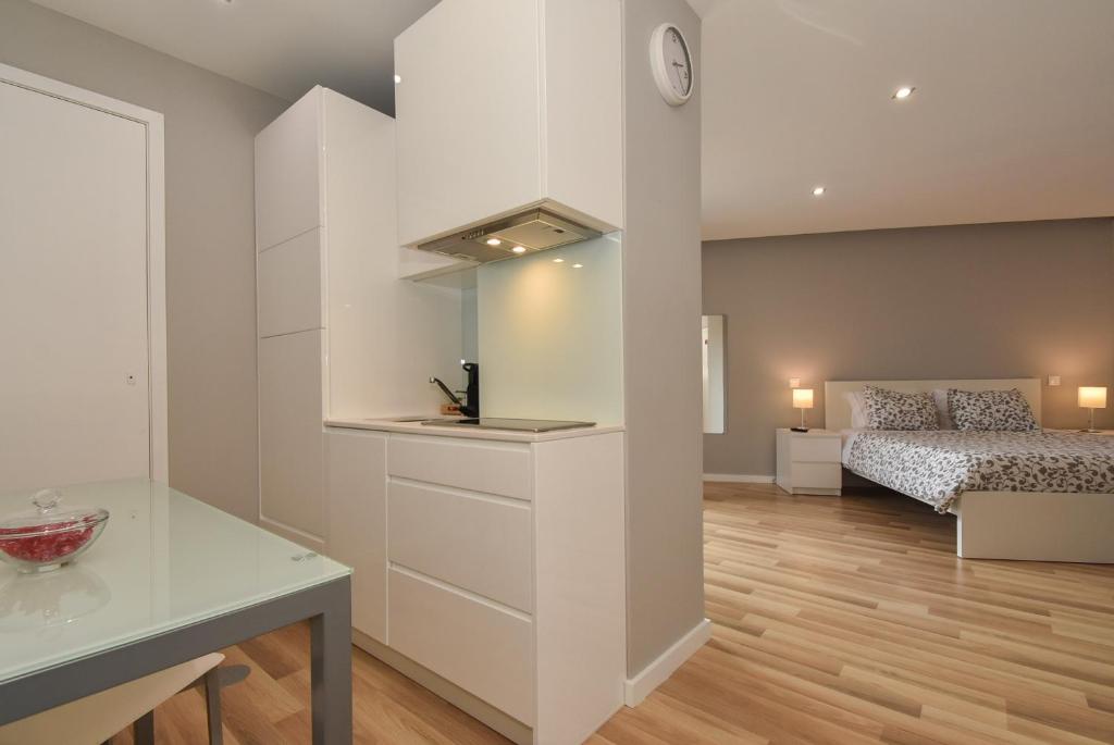 Oporto Bernardes Studios - Heroísmo - 10