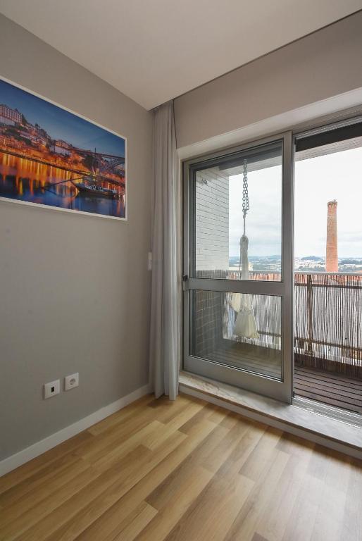 Oporto Bernardes Studios - Heroísmo - 9