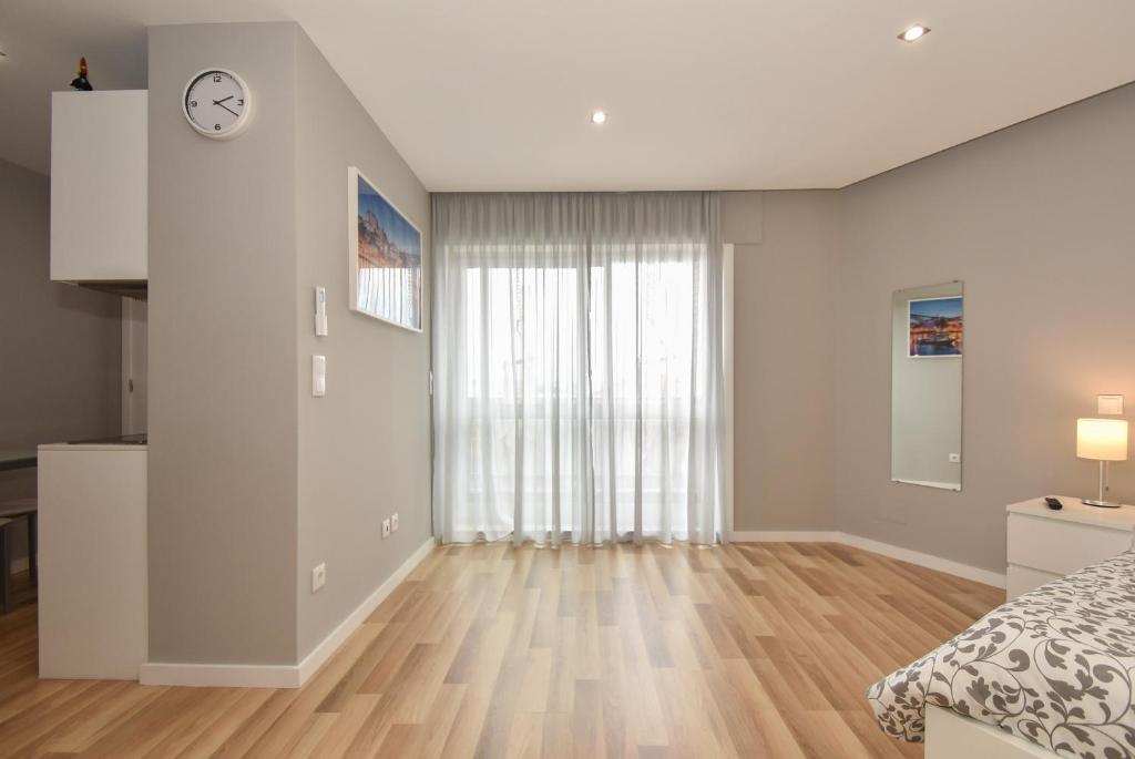 Oporto Bernardes Studios - Heroísmo - 16