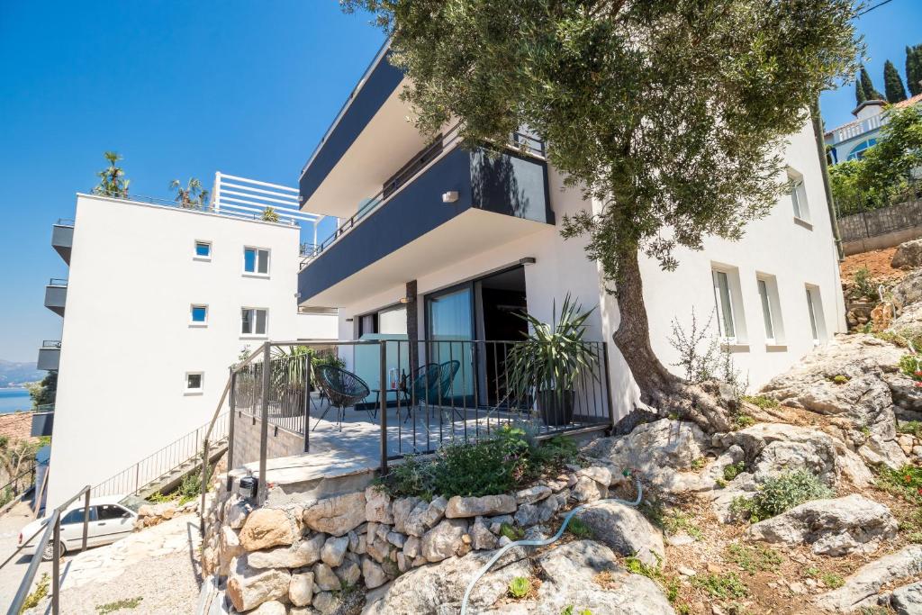 Residence Alpha Apartments - 14