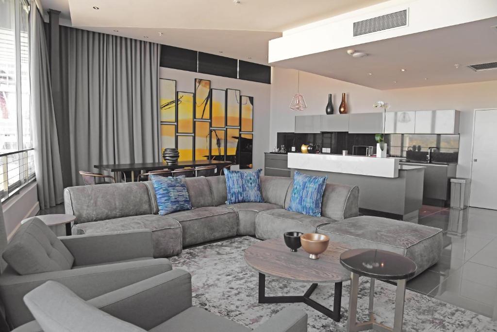 Ruang duduk di The Capital Menlyn Maine
