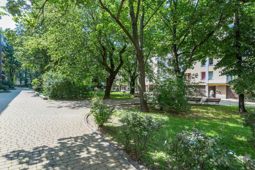Vonkajšia záhrada v ubytovaní P&O Apartments Plac Krasińskich