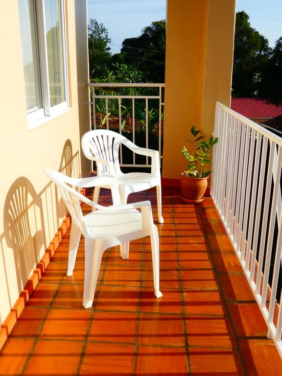 Pineapple Guest House Entebbe - Doppelzimmer Mit Blick Auf Den See