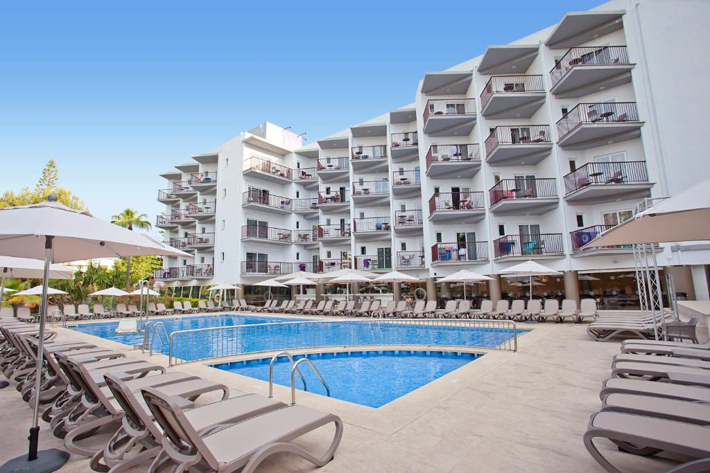 FERGUS Bermudas, Palmanova – Updated 2023 Prices