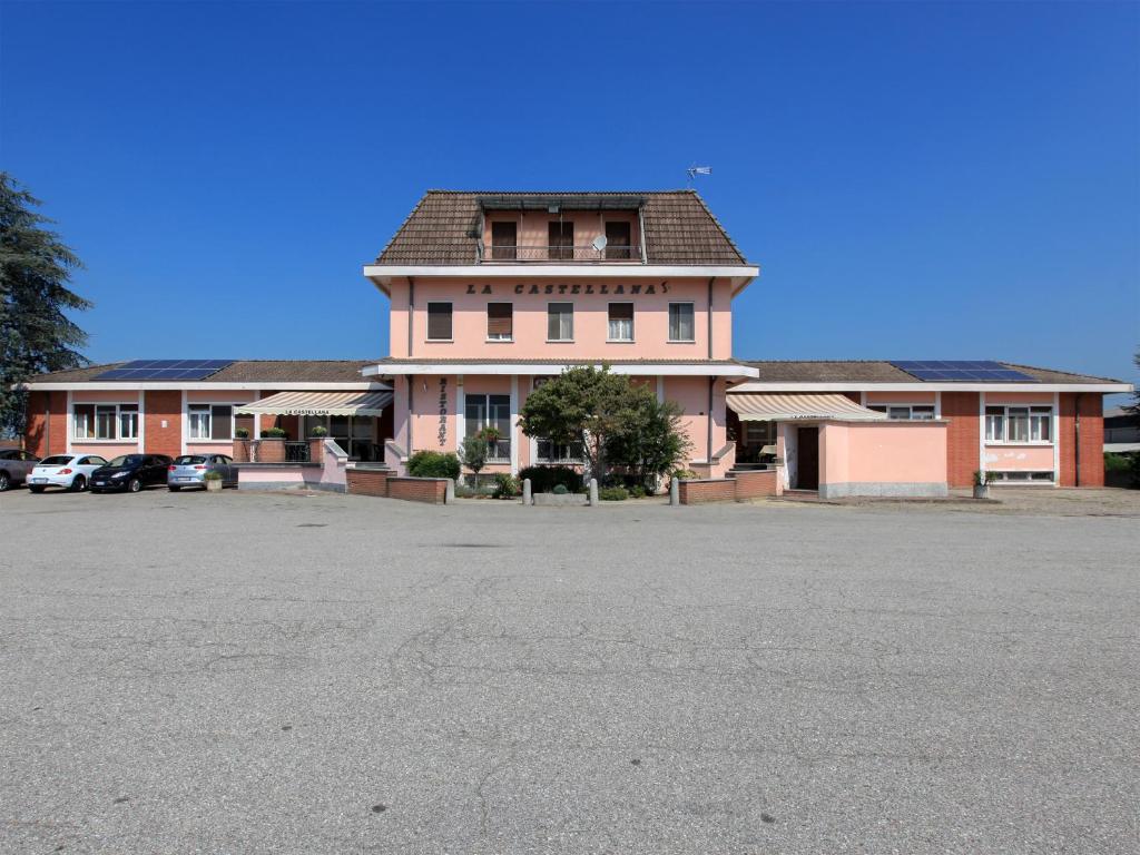 Budynek, w którym mieści się hotel