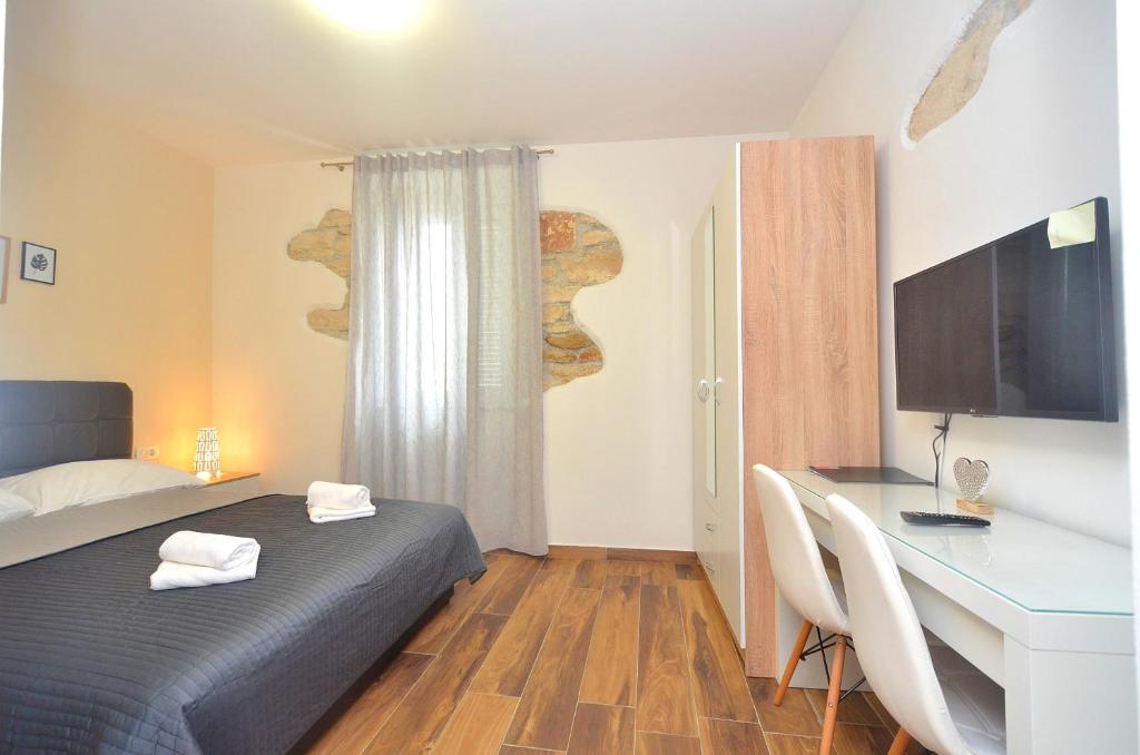 Stella Apartments - 3