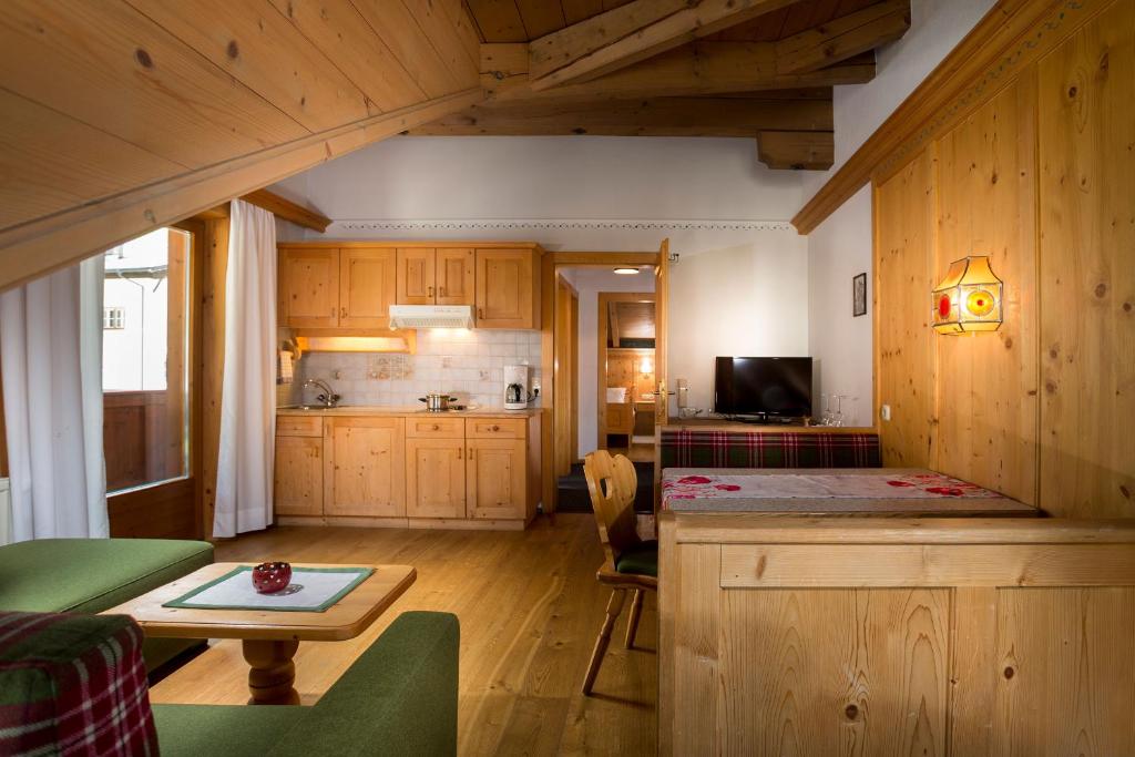 Kuchyň nebo kuchyňský kout v ubytování Alfonsstüberl - Ferienwohnungen & Restaurant