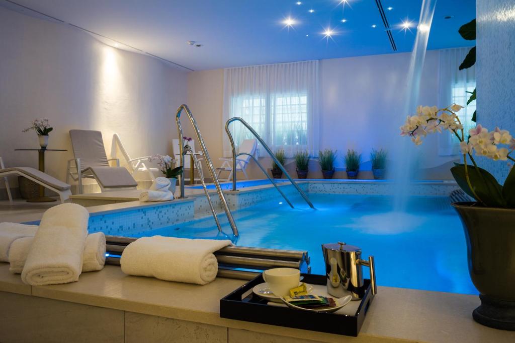 Bazén v ubytování Turin Palace Hotel nebo v jeho okolí