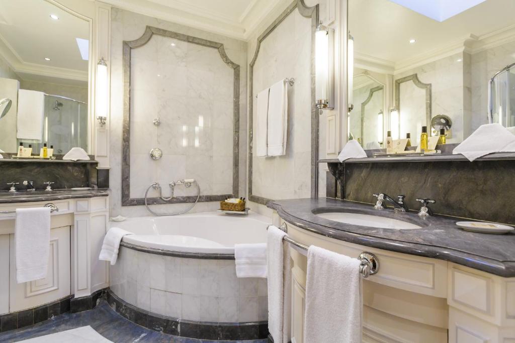 Hotel Luxembourg Parc - Resim 8