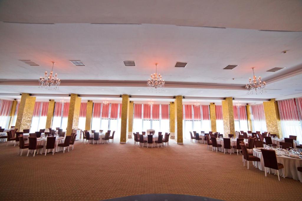 Restaurace v ubytování Hotel Evergreen