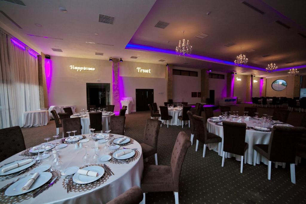 Restaurace v ubytování Hotel Evergreen