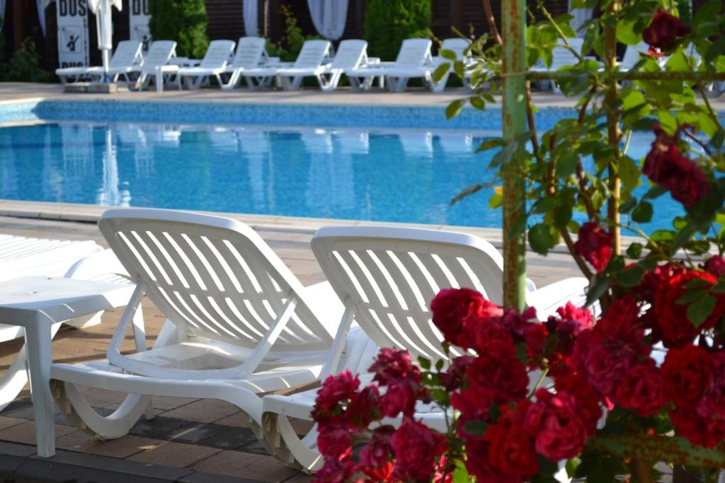 Bazén v ubytování Hotel Doi Taurasi nebo v jeho okolí