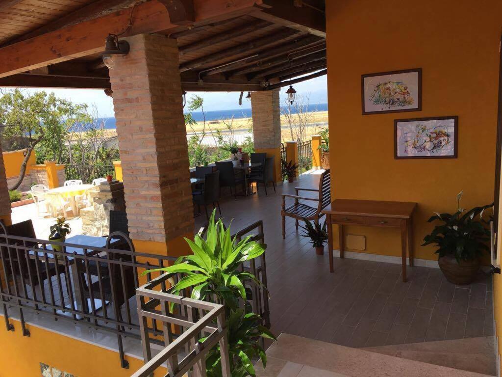 Eleven Bed & Breakfast - 10