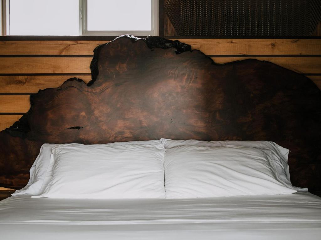 Postel nebo postele na pokoji v ubytování Pitchwood Inn