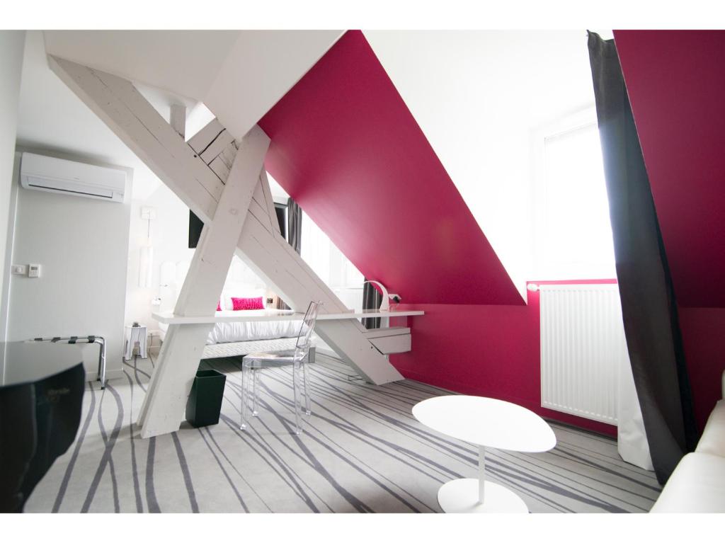 Hotel Restaurant Les Capucins - 小型套房