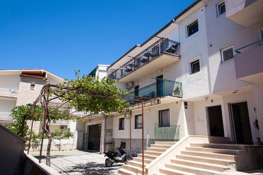 Budova, kde se apartmán nachází