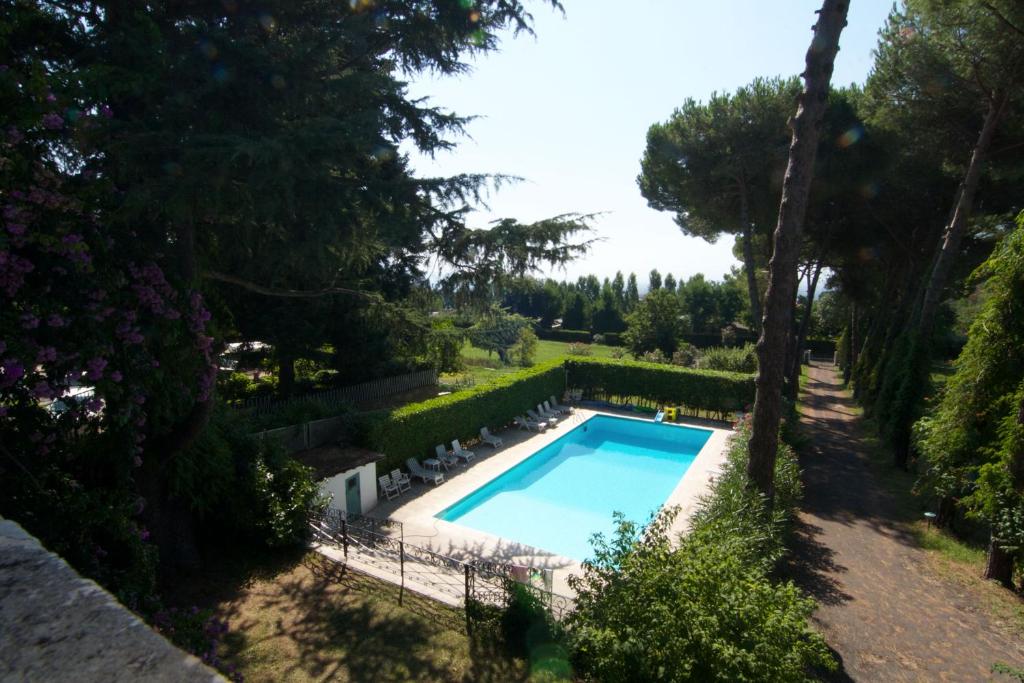 Villa dell'Artemisioの敷地内または近くにあるプールの景色