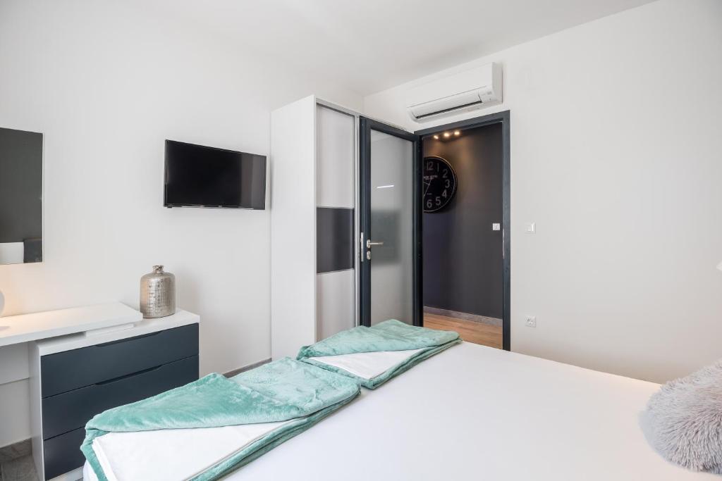 Residence Alpha Apartments - 8