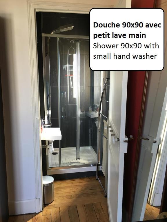 Koupelna v ubytování Chez Dan et Véro - Chambre d'hôte