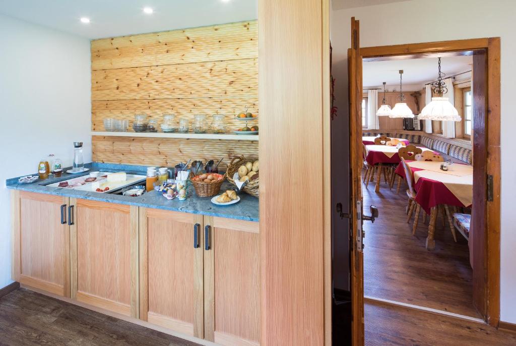 Kuchyň nebo kuchyňský kout v ubytování Gästehaus Walserheimat