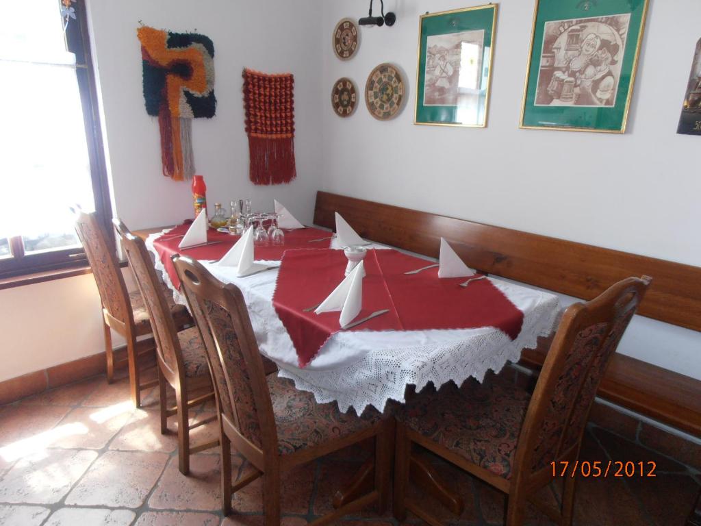Postel nebo postele na pokoji v ubytování Apartmaji Oberstar Bovec