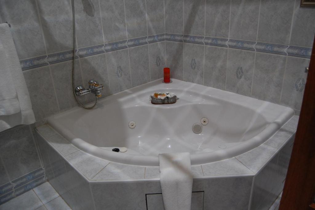 Koupelna v ubytování Falcon Crest Suites