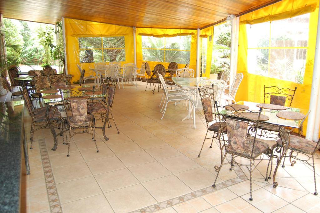 Restaurace v ubytování Falcon Crest Suites