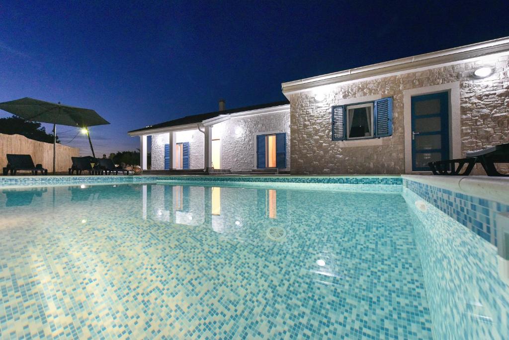 Bazén v ubytovaní Villa Rafajela - Private Pool alebo v jeho blízkosti