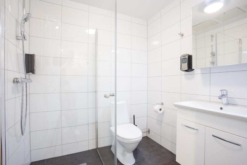Koupelna v ubytování ApartDirect Älvsjö