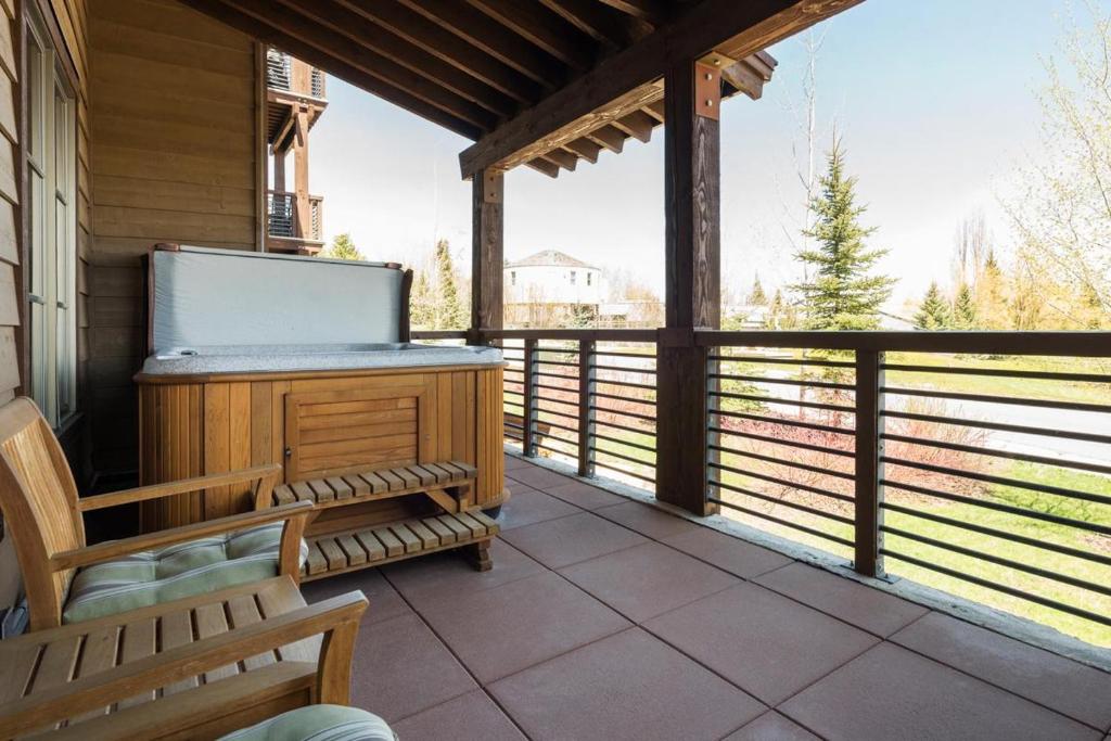 Silver Star #1104 - 2 Bed Condo - Housity