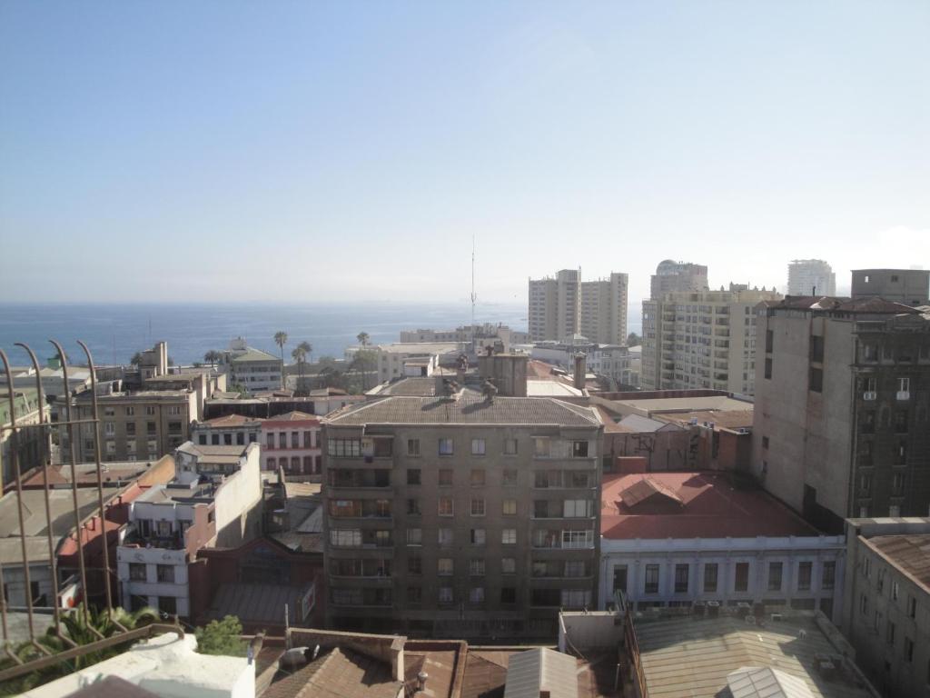 Nespecifikovaný výhled na destinaci Valparaíso nebo výhled na město při pohledu z penzionu