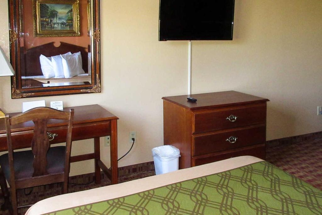 Econo Lodge Inn & Suites - Habitación Doble Con Dos Camas Dobles: No Fumar
