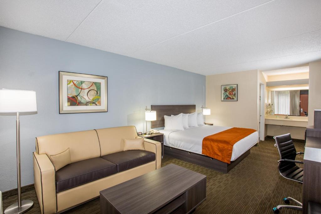 Days Inn & Suites by Wyndham Orlando Airport - One-Bedroom King Suite - Non-Smoking