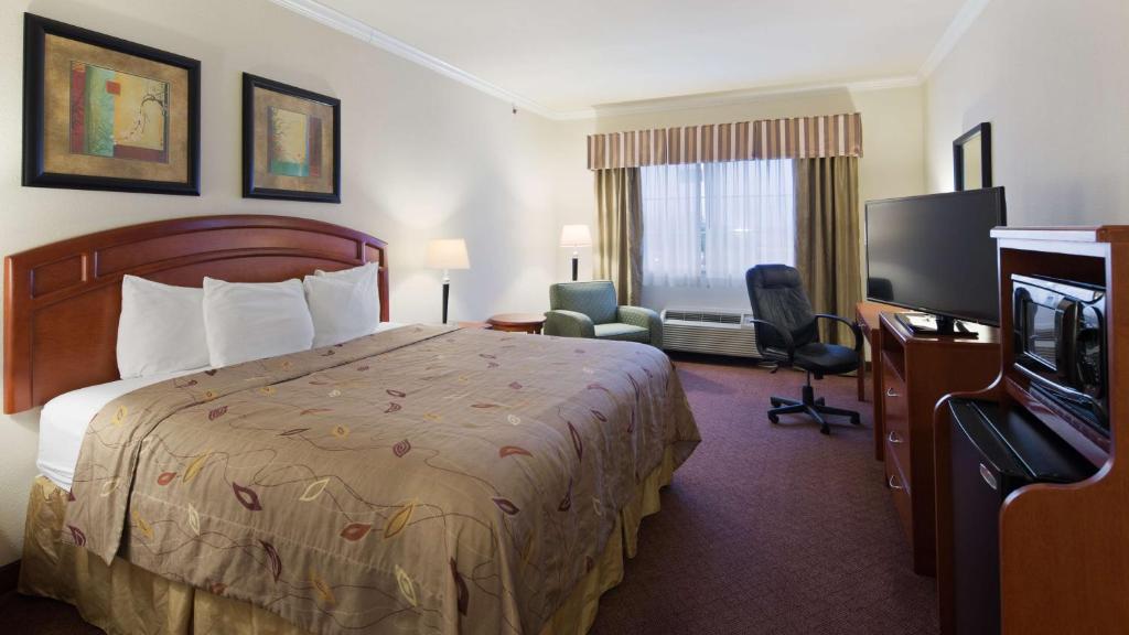 Best Western Inn & Suites Cleveland - King Room - Nichtraucher