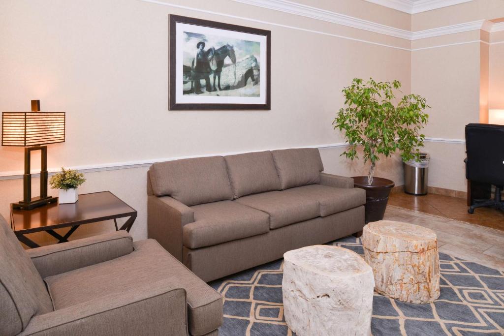 Posezení v ubytování Best Western Plus Frontier Inn