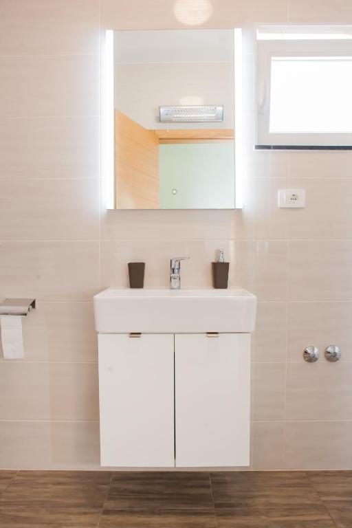 Fotografie z fotogalerie ubytování Apartments Villa Matea v destinaci Zaboric