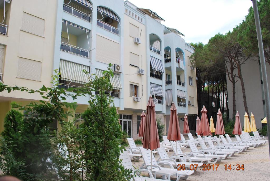 Arbi's Pool View Apartment - Imazhi 7