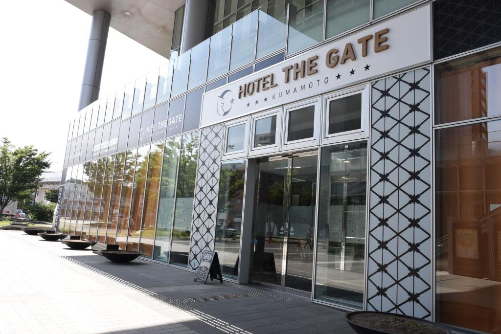熊本市にあるHotel The Gate Kumamotoの門下の看板
