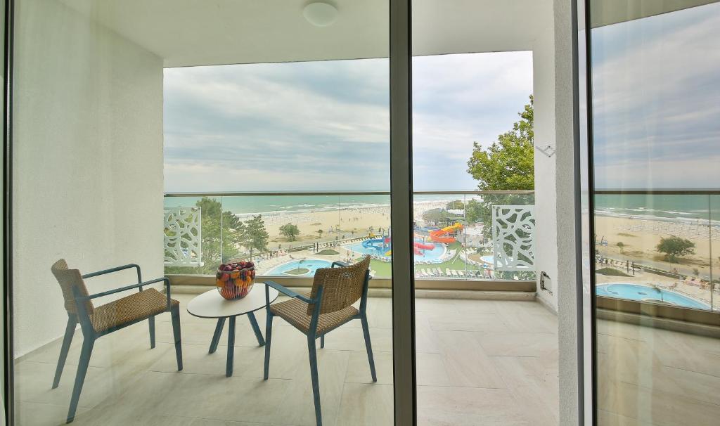 Deluxe Twin Room with Sea View