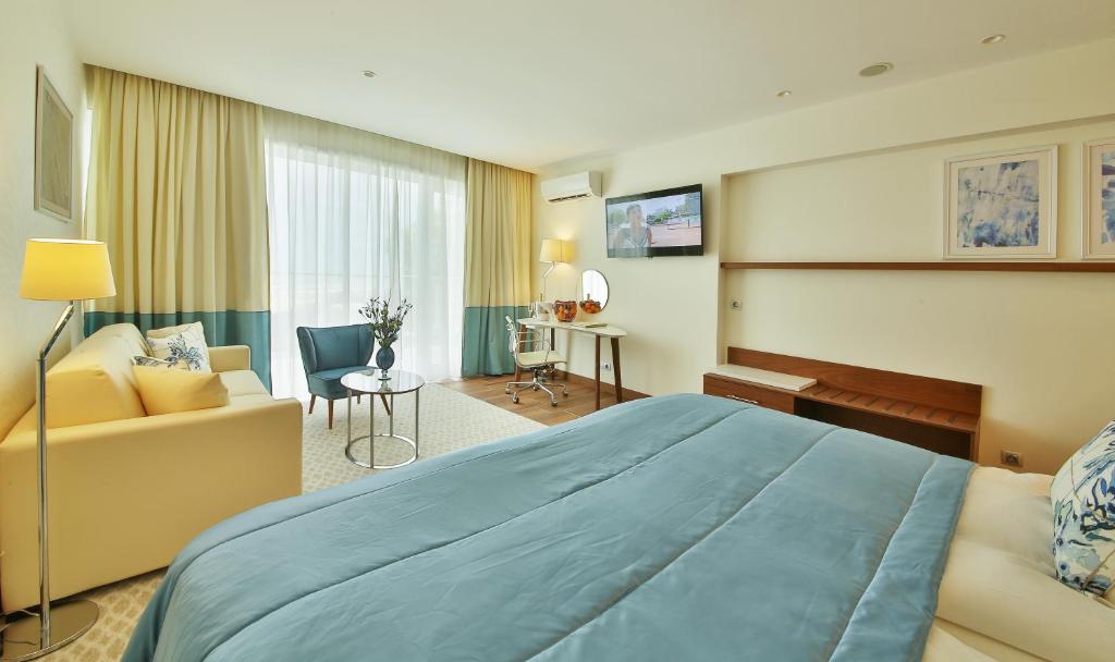 Deluxe Twin Room with Sea View