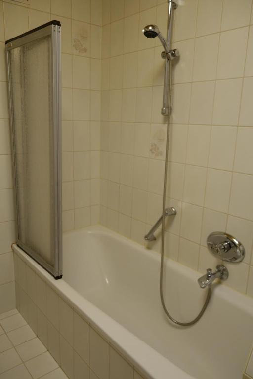 A bathroom at Landhaus Schmittenblick