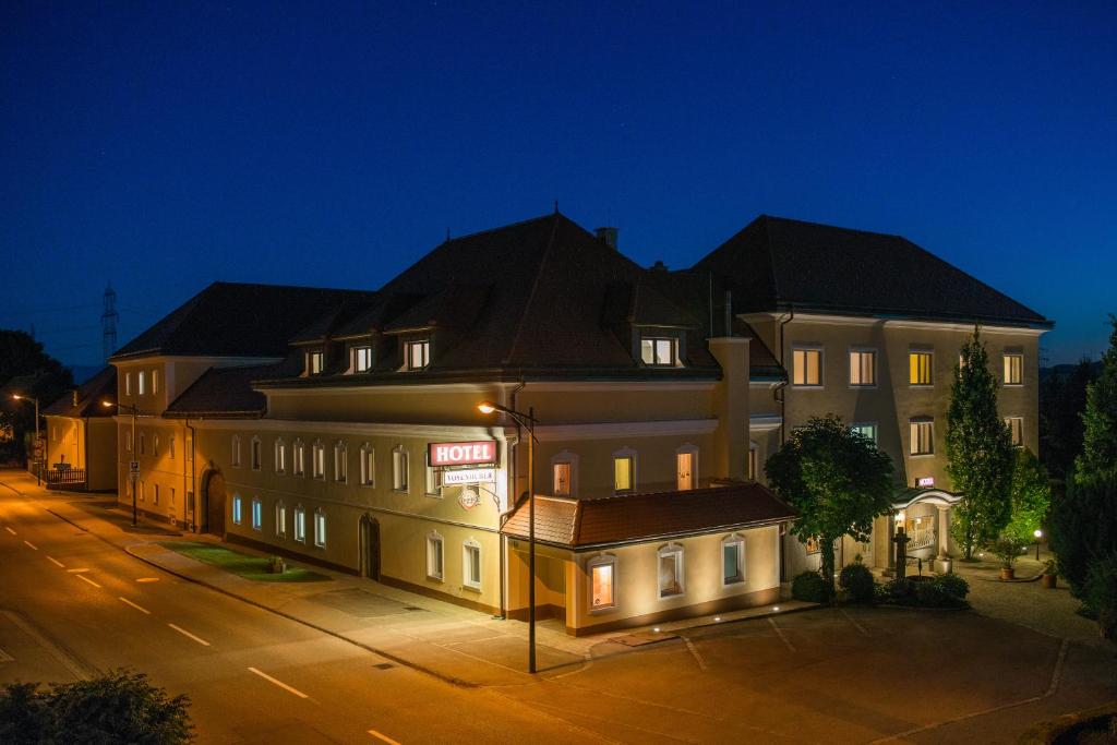 Budova, kde se hotel nachází