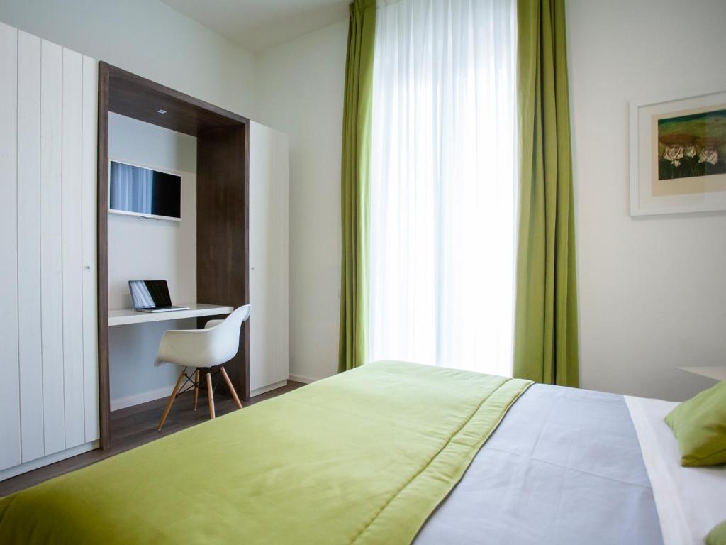 Postel nebo postele na pokoji v ubytování Dimora Mefite-Camere con Bagno Privato e Self check-in