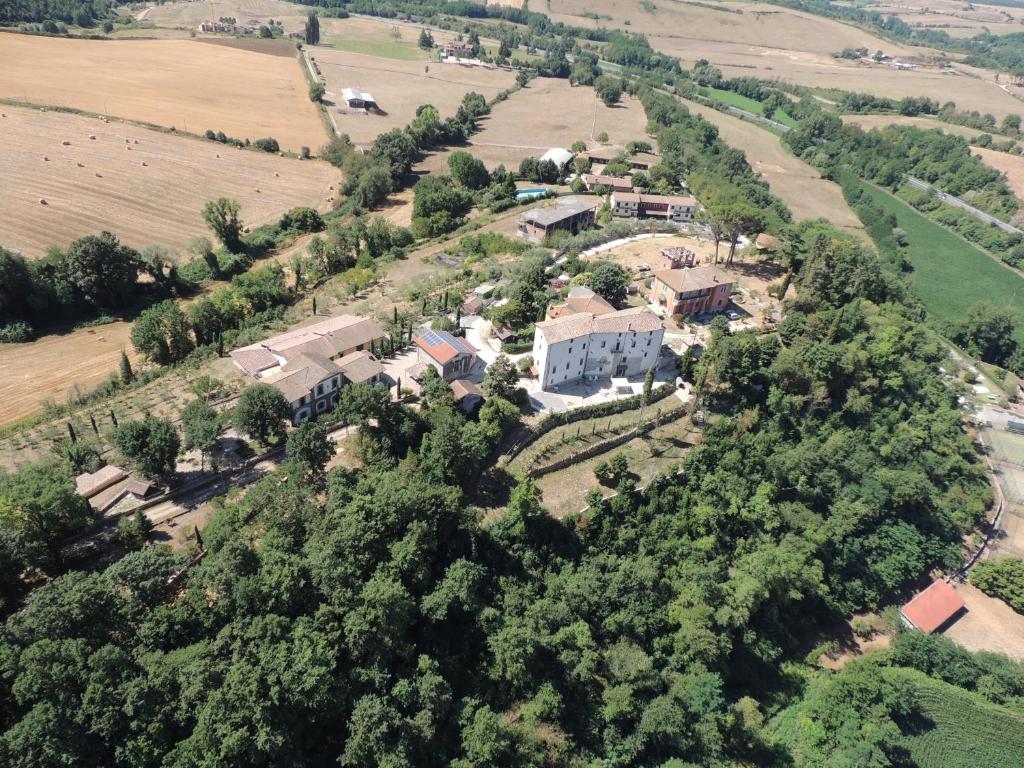 Letecký snímek ubytování Tenuta di Vico Moricino