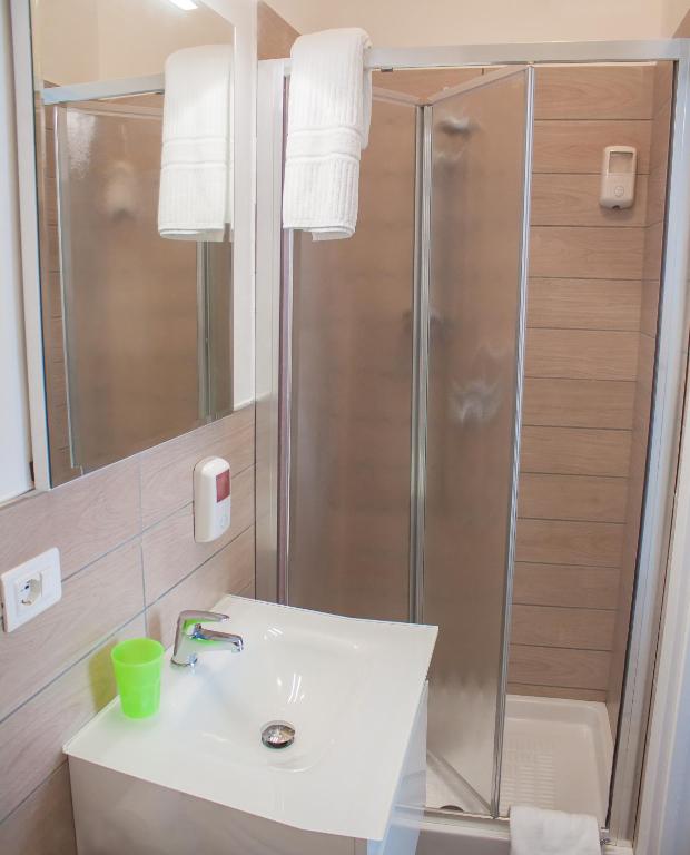A bathroom at Case Vacanze Ganimede