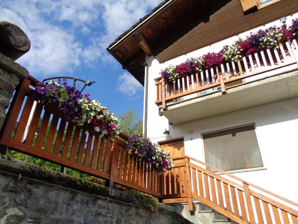 Balcon ou terrasse dans l'établissement Casa Elvis La Thuile