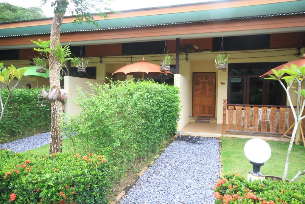 Jungle Village Bungalow - 18